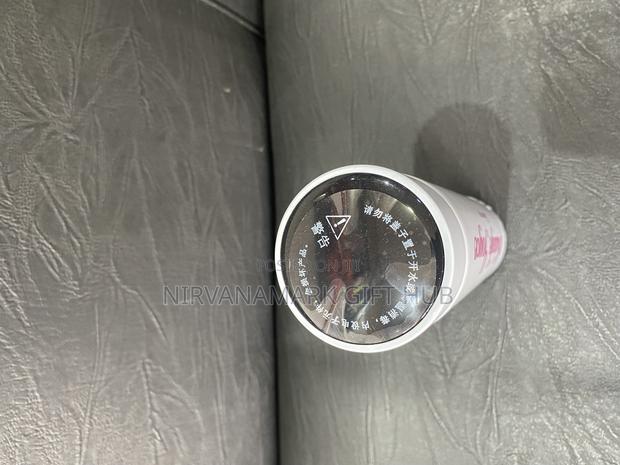 Digital Display Vacuum Flask · Photo 3