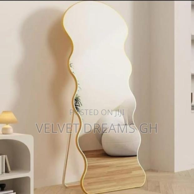 Full-Length Dressing Mirror – Clear Stylish · Photo 1
