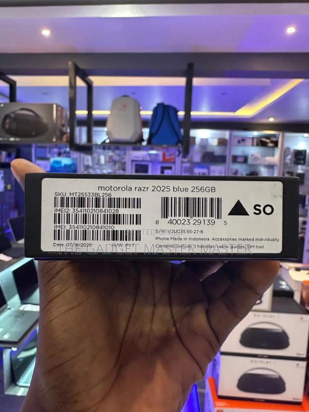 New Motorola Razr 2025 256 GB Blue · Photo 1