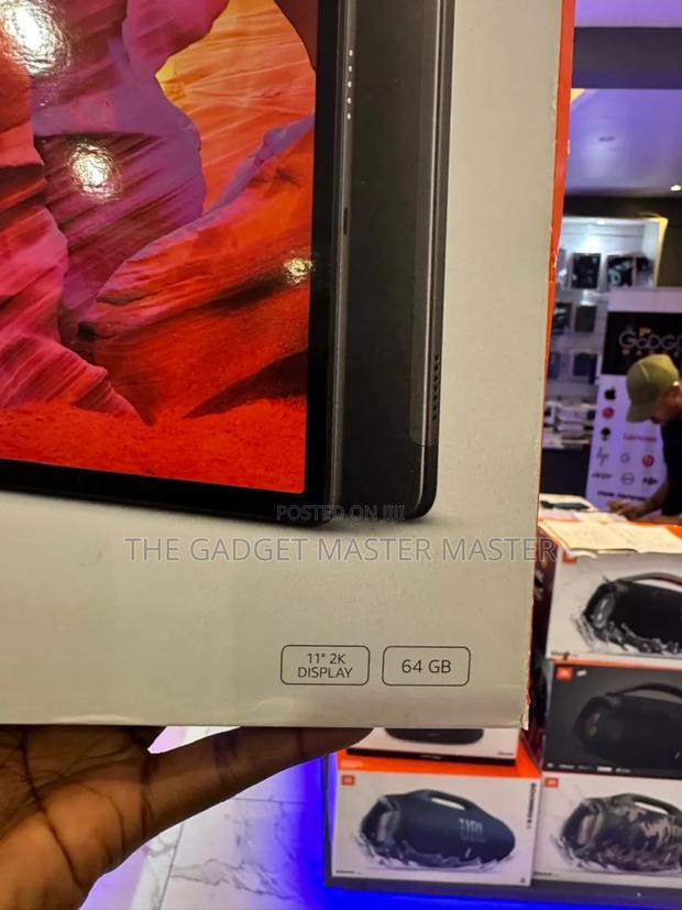New Amazon Fire Max 11 64 GB · Photo 3