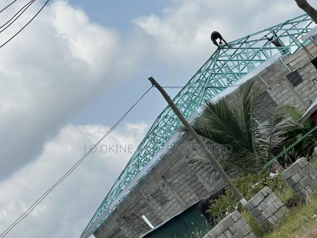 Trusses Installation · Photo 4