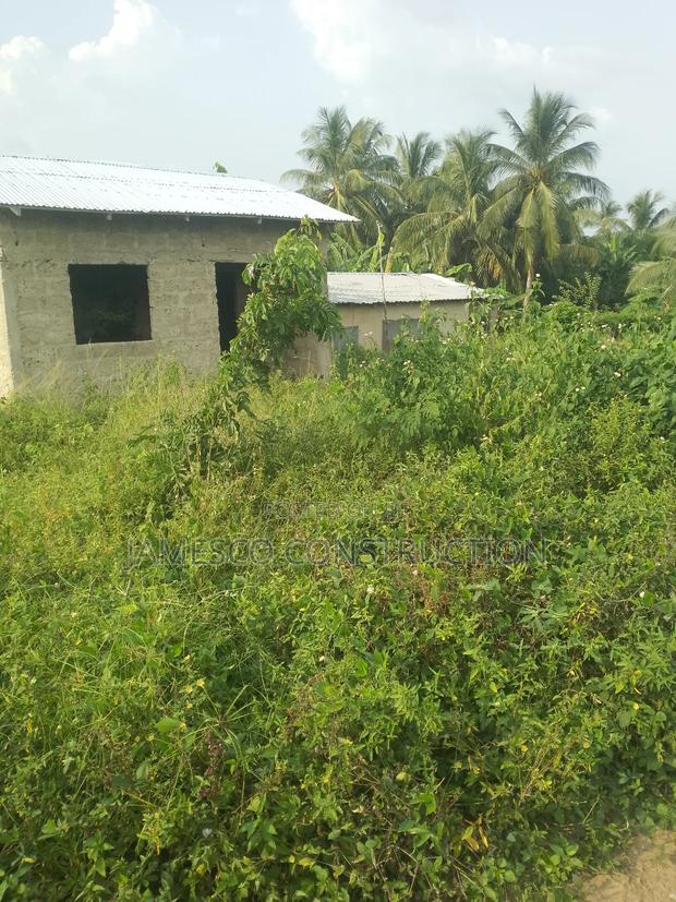 Building Plot With Single Room Self Contained · Photo 3