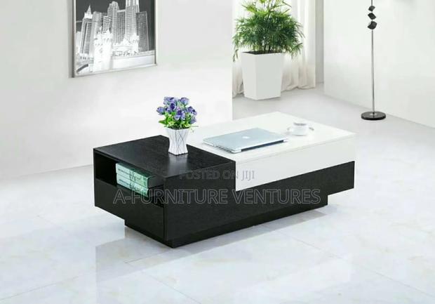 Formica and Wood Enter Table · Photo 1