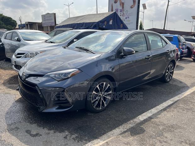 Toyota Corolla SE (1.8L 4cyl 2A) 2019 Gray · Photo 2