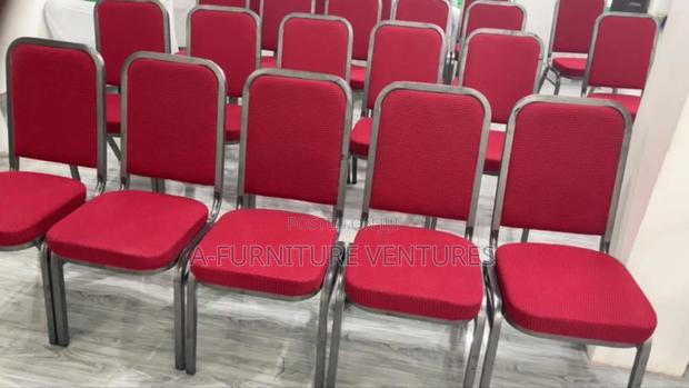 Red Hook Inn Auditorium Chair · Photo 1