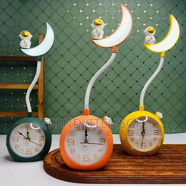 Moon Alarm Clock With Light · Photo 1