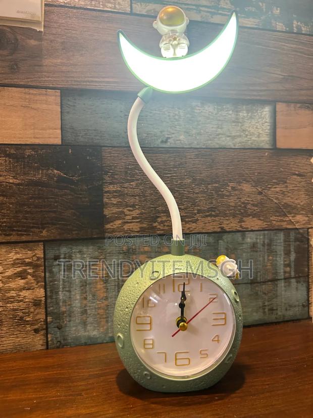 Moon Alarm Clock With Light · Photo 4
