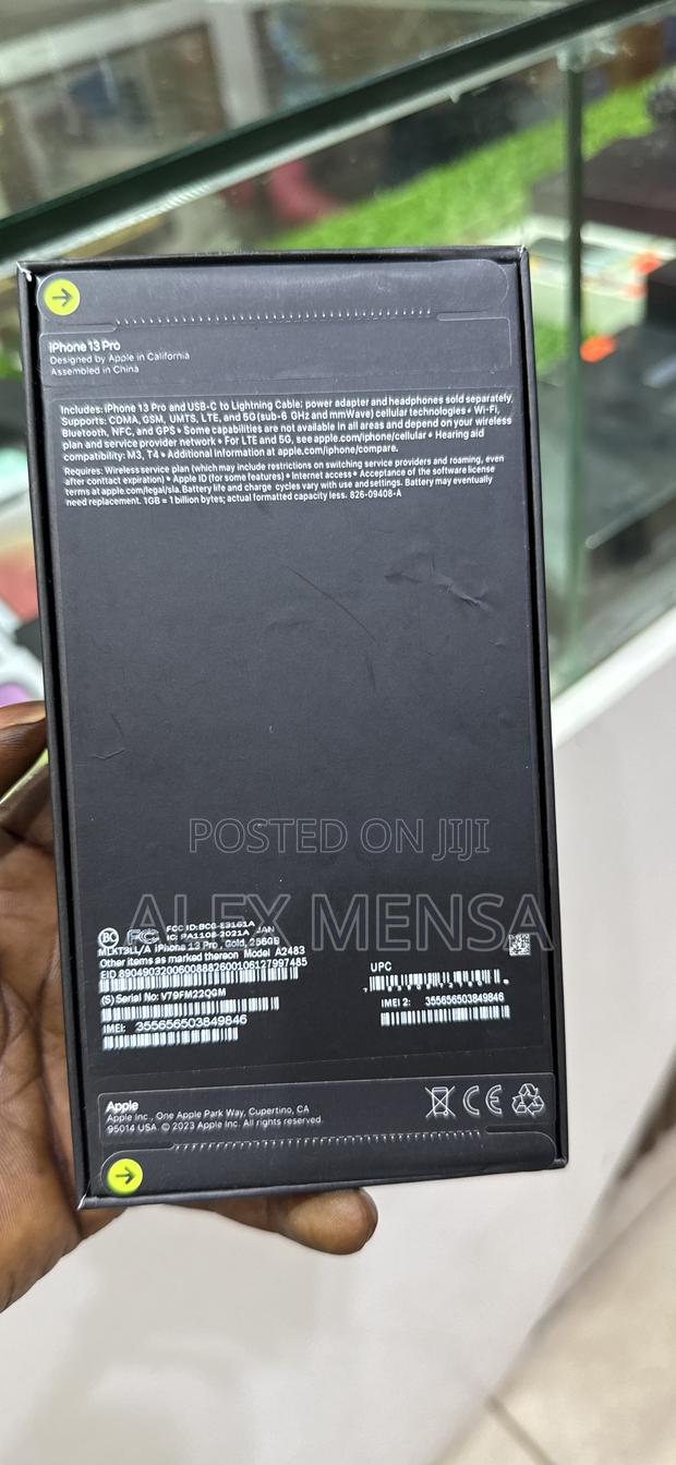 Apple iPhone 13 Pro 128 GB Gold · Photo 2