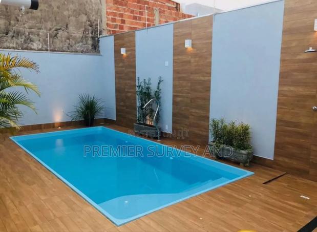 Domestic Swimming Pool Construction · Photo 4