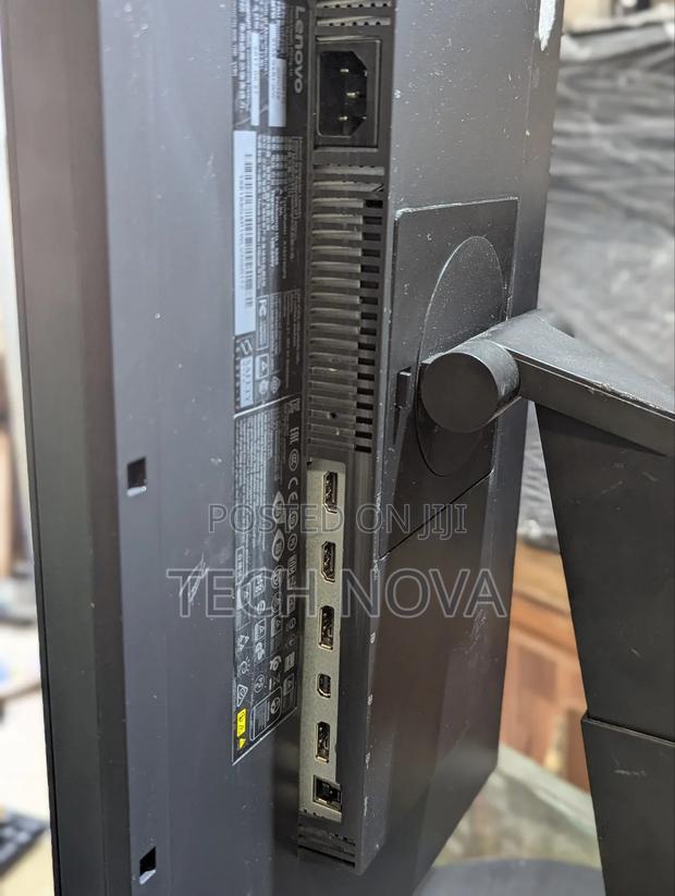 Lenovo Thinkvision P27q-10 Monitor (27") 2560 X 1440 Pixels QHD Led · Photo 6