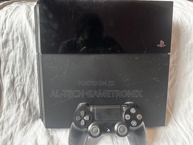 Pre-Owned Ps4 Standard Edition · Photo 4