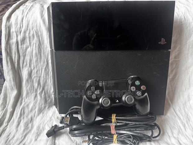 Pre-Owned Ps4 Standard Edition · Photo 3