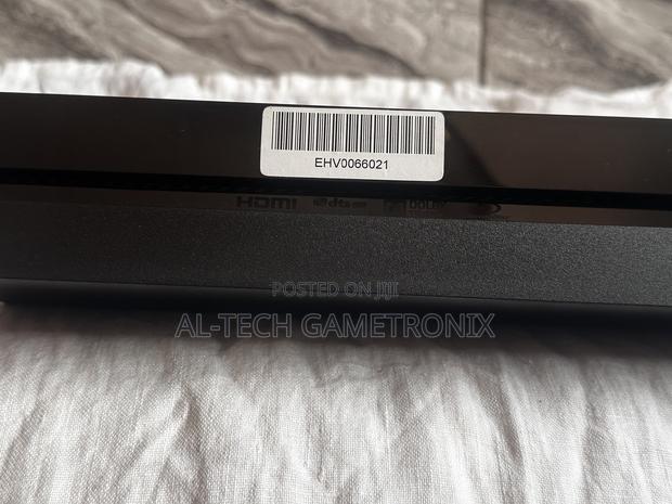 Pre-Owned Ps4 Standard Edition · Photo 8