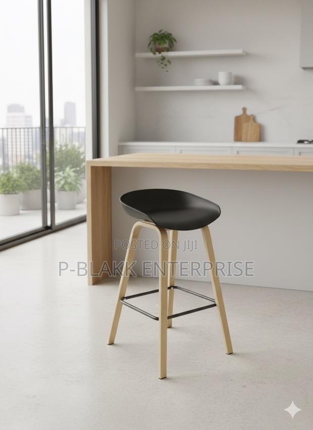 Kitchen/ Bar Chair Bar Stool · Photo 1