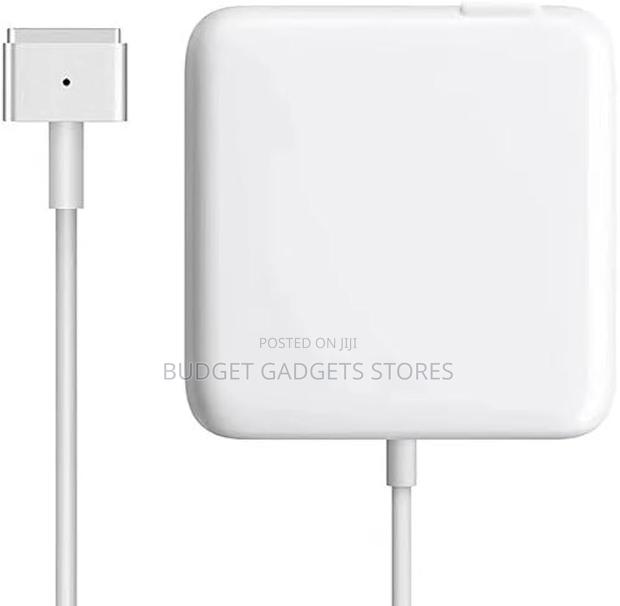 Apple Macbook Charger · Photo 1