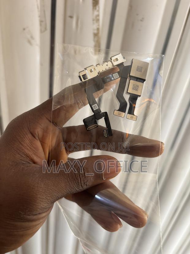 Front and Back Cameras for All iPhones · Photo 6