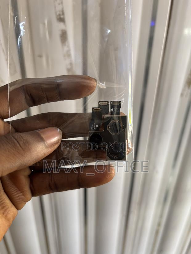 Front and Back Cameras for All iPhones · Photo 7