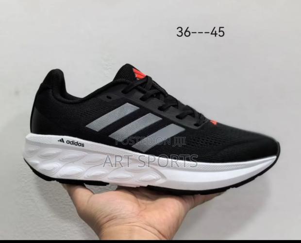 Adidas Sneakers · Photo 2