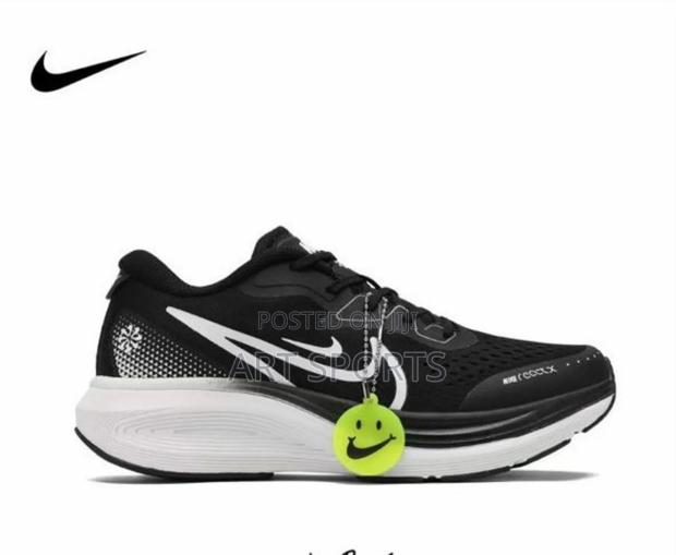 Nike Sneakers · Photo 1