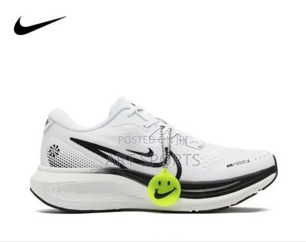 Nike Sneakers · Photo 2