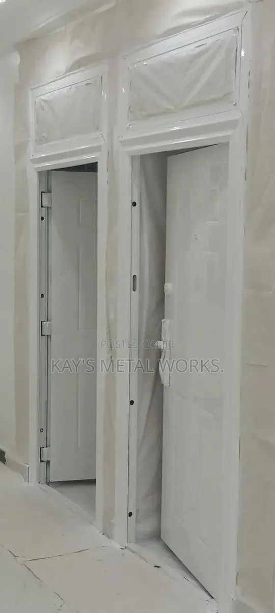 Foreign Metal Doors Spraying · Photo 1