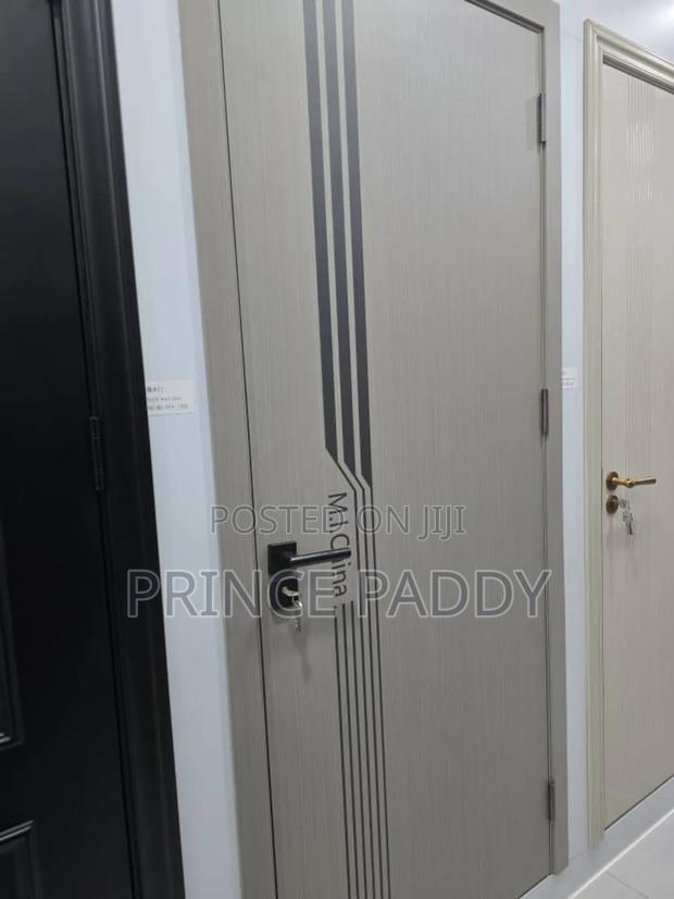 Special Wooden Door With Frame and Handle · Photo 1