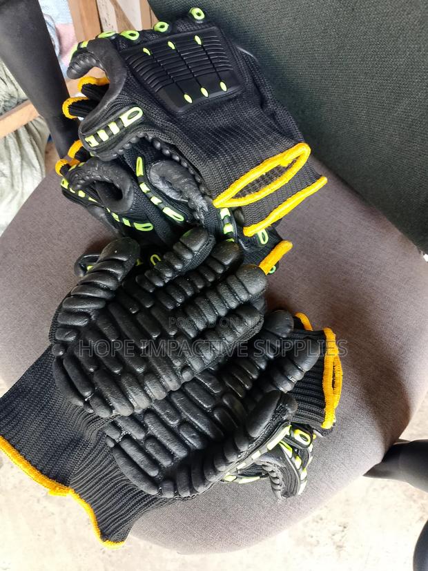 Quality Impact And Vibration Resistance Gloves(2 In 1). · Photo 1