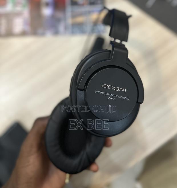 Zoom ZHP-1 Studio Headphones · Photo 1