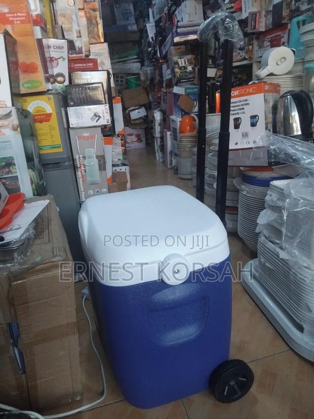 50 Litres Crush Resistance Cool Box With Handle · Photo 2