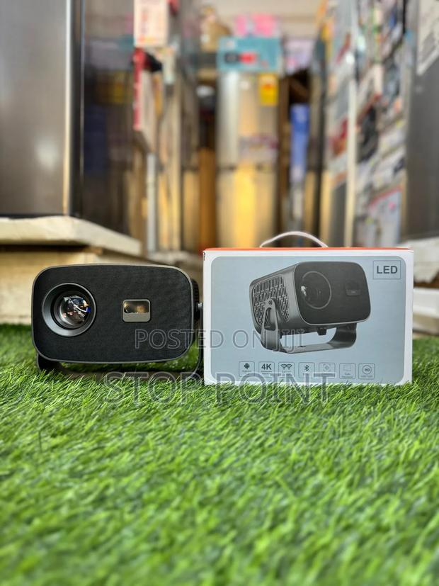Portable Smart Android Projector · Photo 2
