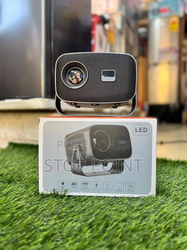 Portable Smart Android Projector · Photo 3