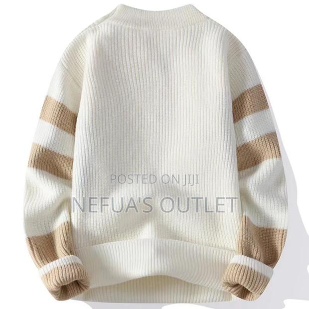 Thick Sweatshirt · Photo 4