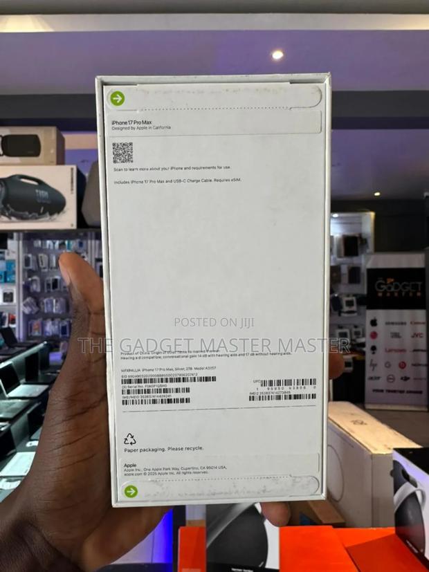 New Apple iPhone 17 Pro Max 2 TB · Photo 2