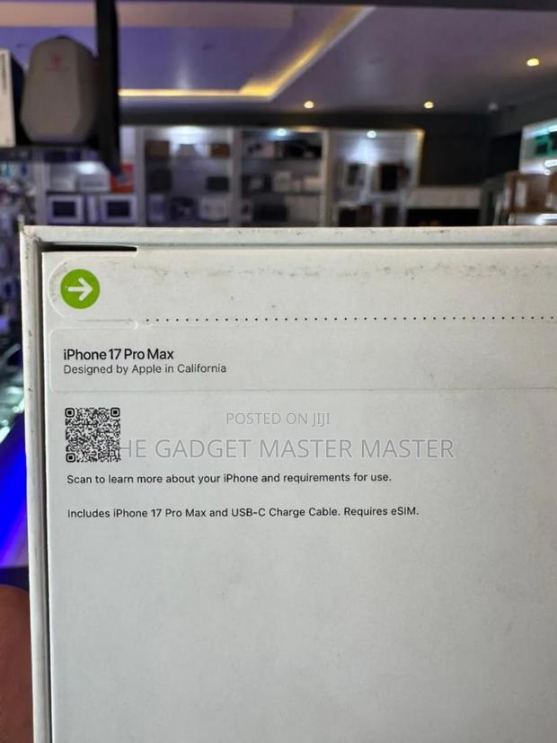 New Apple iPhone 17 Pro Max 2 TB · Photo 3