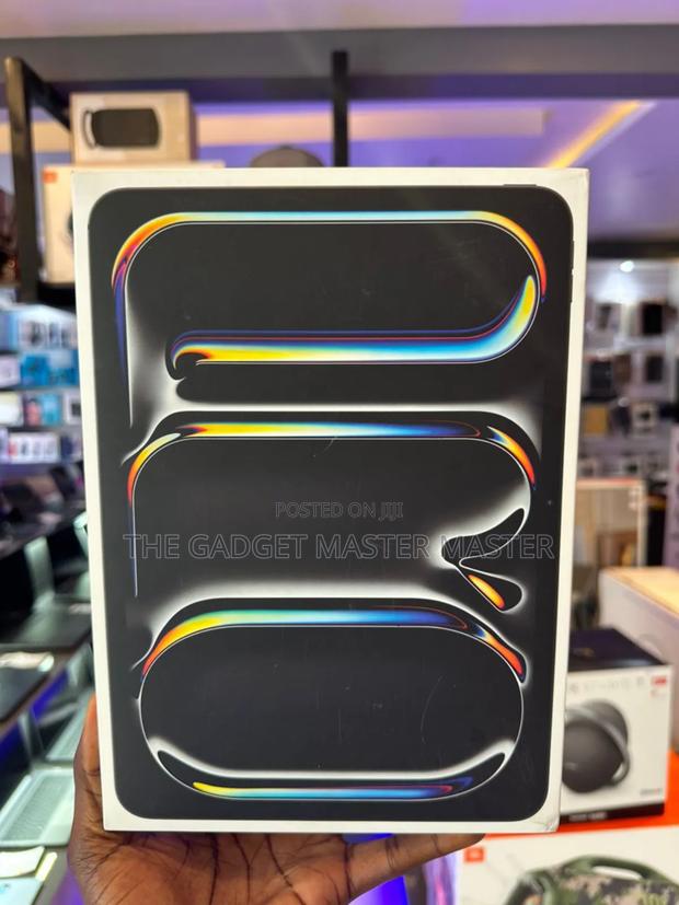 New Apple iPad Pro 11 (2025) 256 GB · Photo 1