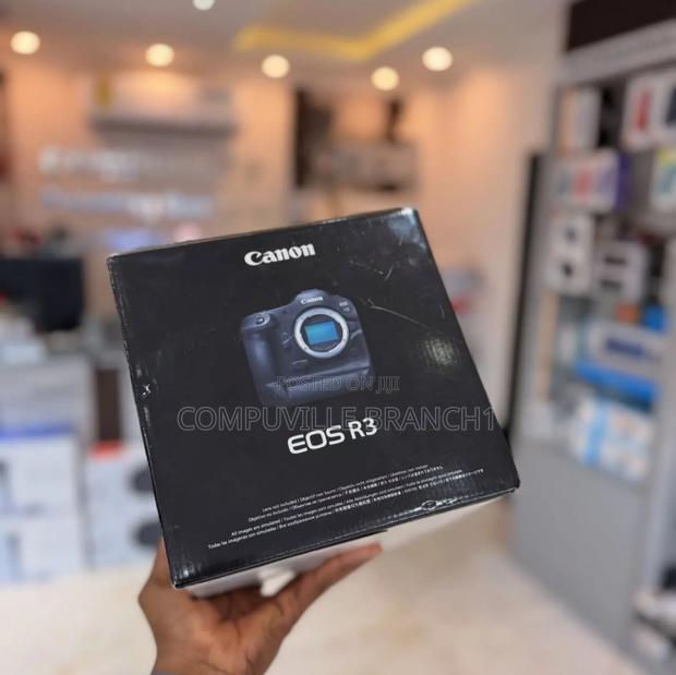 Canon Eos R3 Mirrorless Camera · Photo 1