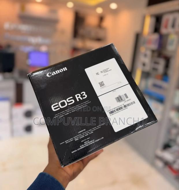 Canon Eos R3 Mirrorless Camera · Photo 3