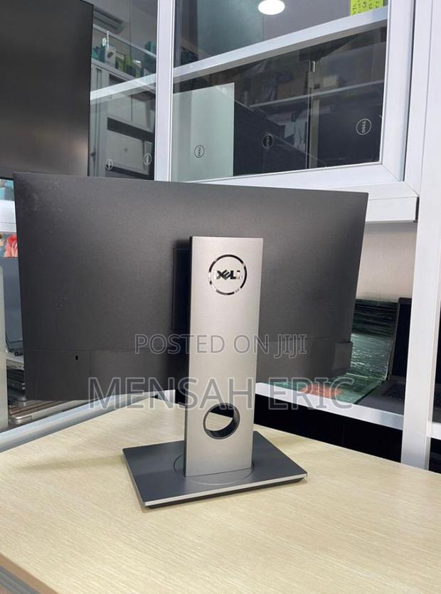 24'' Dell Edgeless Monitor(2419h) · Photo 2
