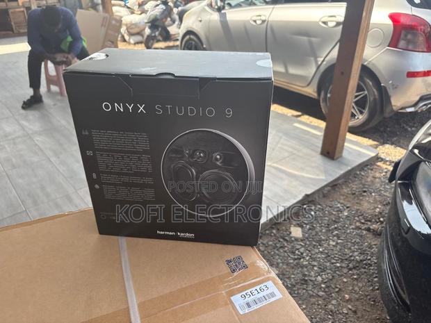 Harman Kardon Onyx Studio 9 Crystal-Clear Output · Photo 1