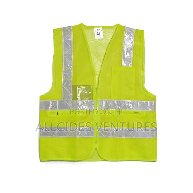 100% Polyester Reflective Vest · Photo 5
