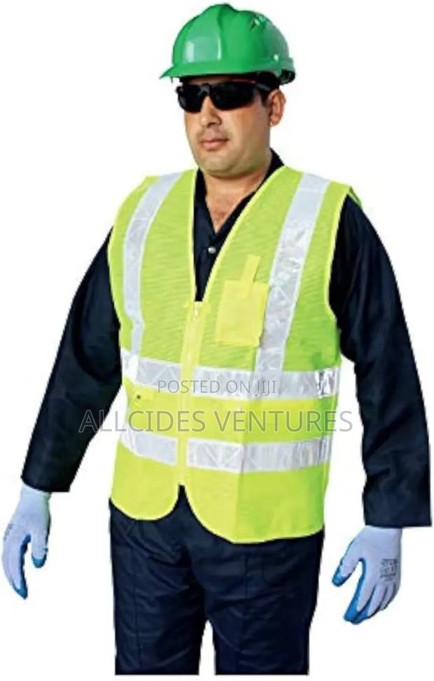 100% Polyester Reflective Vest · Photo 7