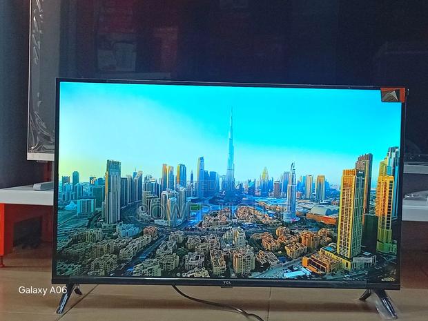 Entertainment Upgrade TCL 32 Inches TV · Photo 1