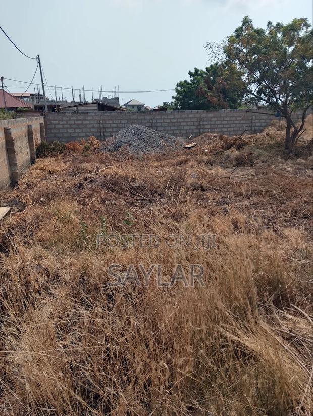 Full Plot Already Fenced With Gate for Hot Sale Comm25, Savanna Rd · Photo 4