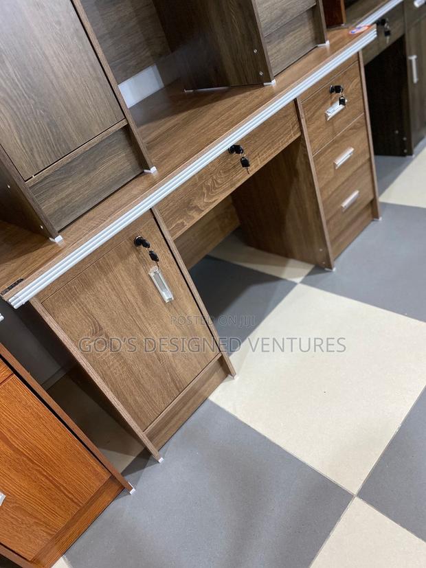 Durable Computer Desk · Photo 1