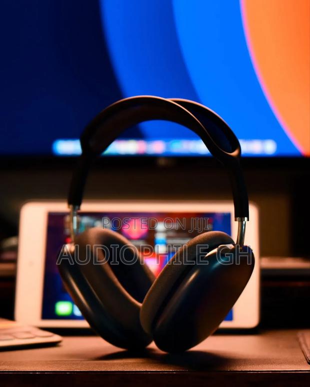 Apple Airpods Max Gen 2 Headphones · Photo 2