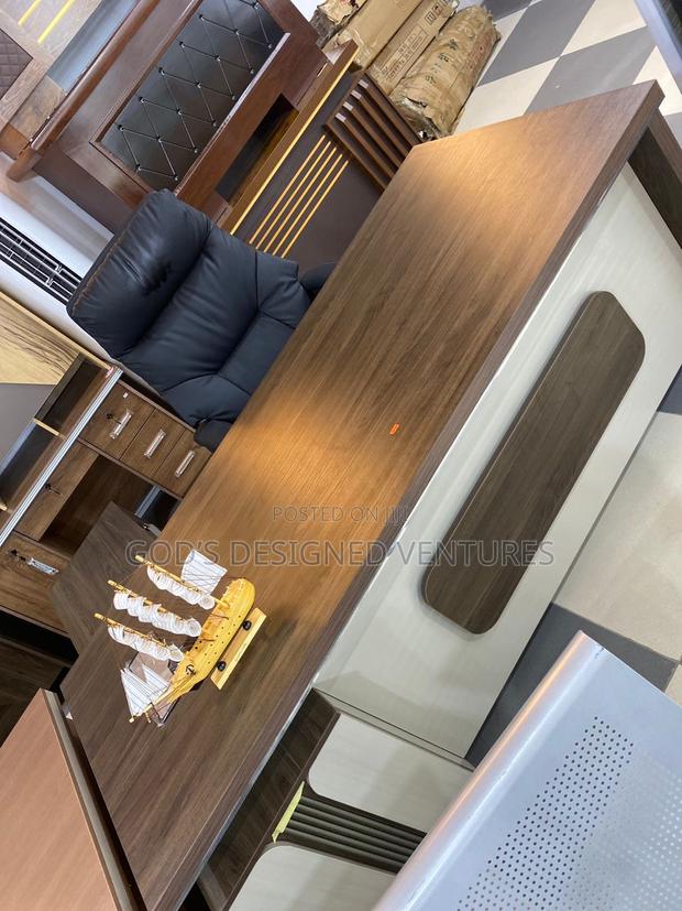 Classic and Authentic 1.6m Executive Office Table · Photo 2