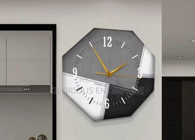 Wall Clock · Photo 1