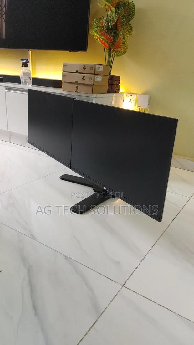 Dell Edgeless 24 Inch Monitor · Photo 1