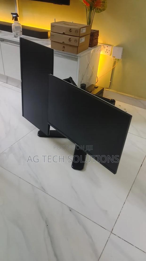 Dell Edgeless 24 Inch Monitor · Photo 7