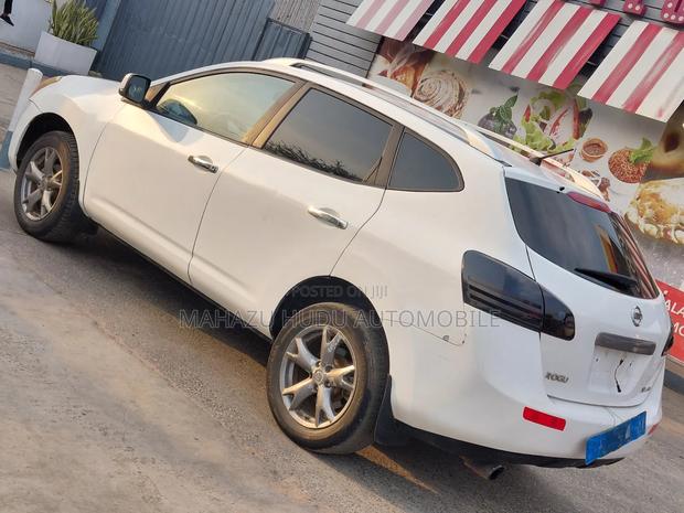 Nissan Rogue S 2010 White · Photo 4